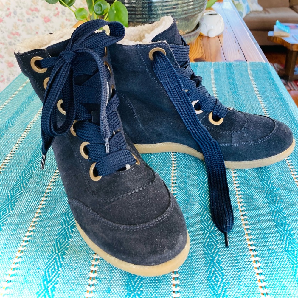 EUC Tango navy blue suede shearling lined boot 6.5
